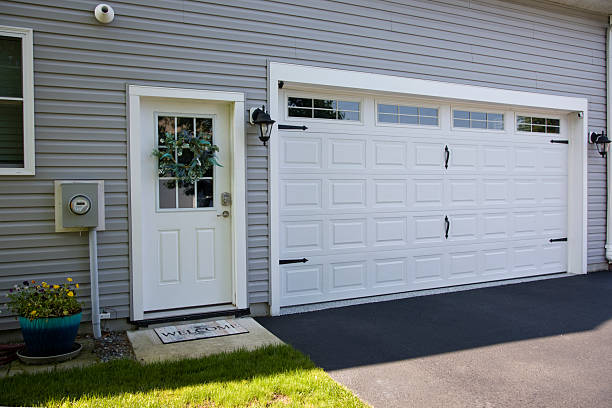 24/7 Emergency Garage Door Roller Replacement experts in Crestline, CA